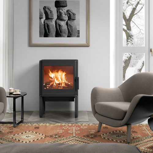 Contemporary and charming, the Hergom E-40 wood burning stove is perfect for any interior