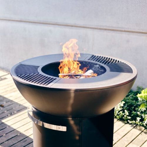 Enjoy the great outdoors with the multipurpose BBQ grill and firepit